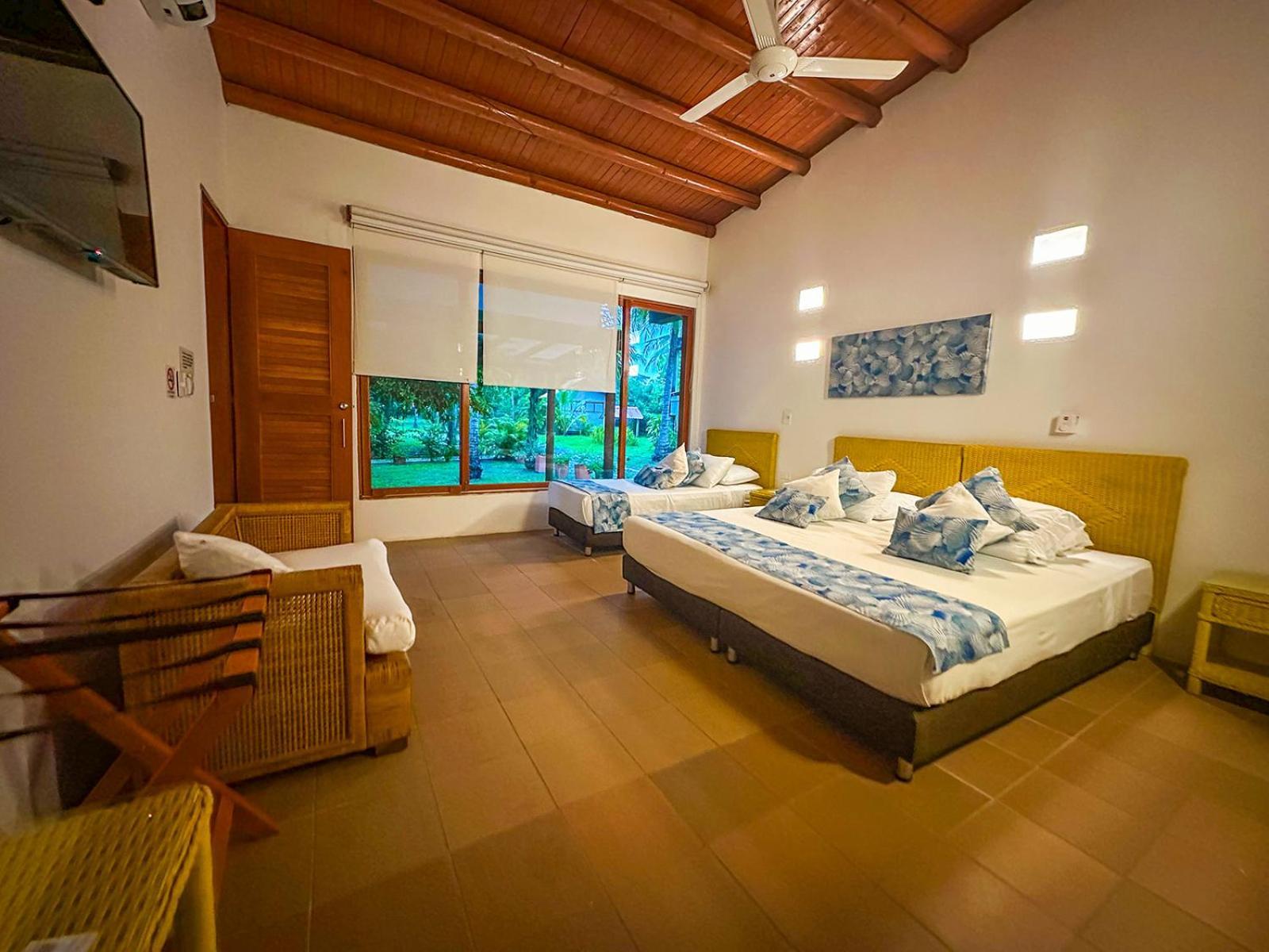 Hotel Chiniu Паломино Екстериор снимка